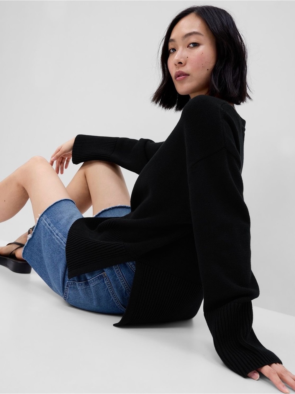Gap 24/7 Split-Hem Crewneck Sweater